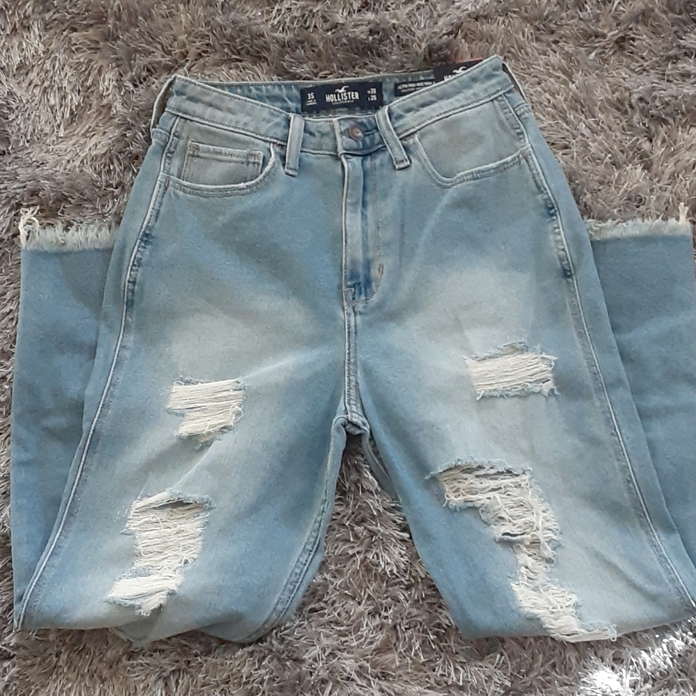 NWT Hollister Ultra High Rise Mom Jeans